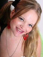 Kissy Darling at Solo Girl Passport